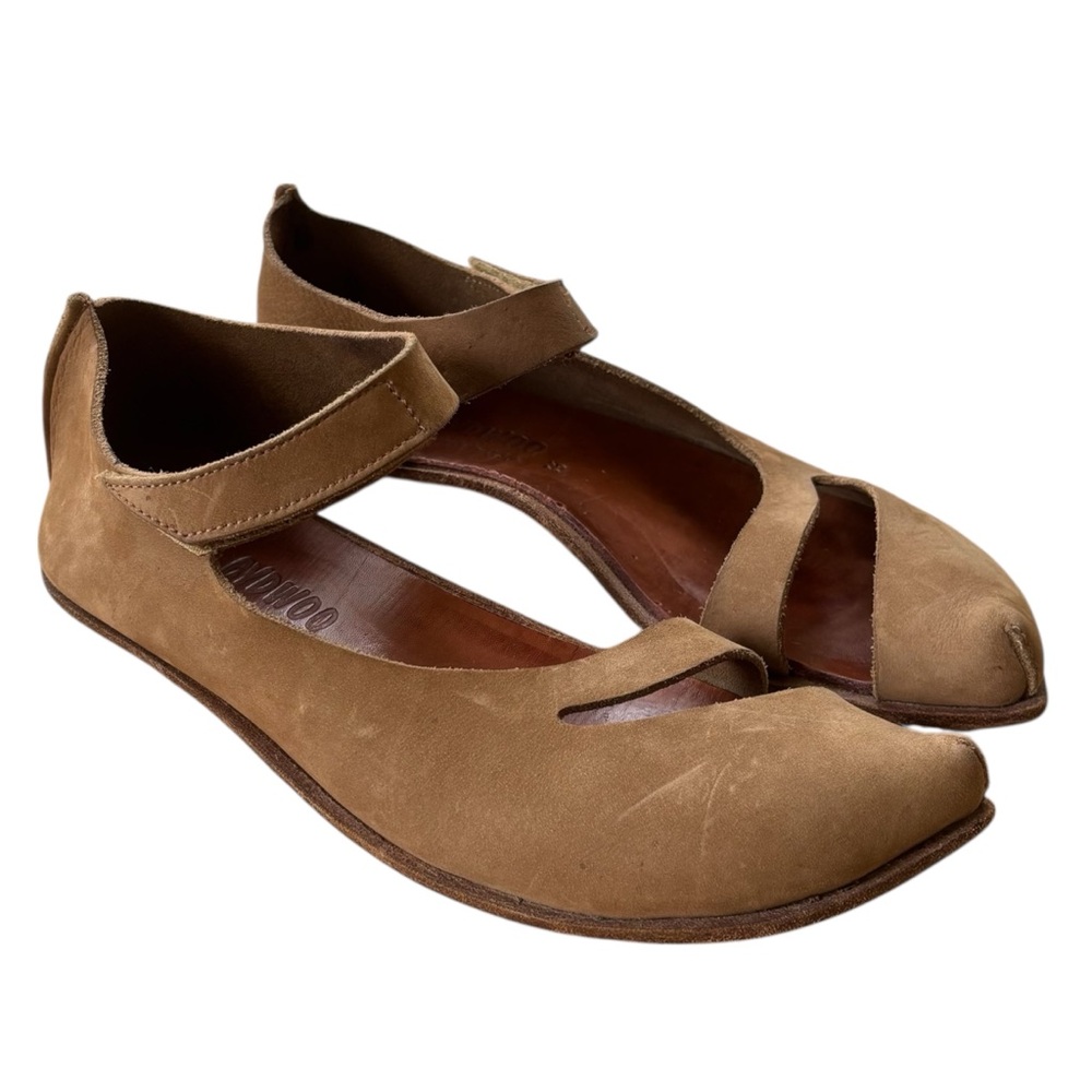 🩷CYDWOQ Tan Nubuck “Safe” Handmade Flats🩷
